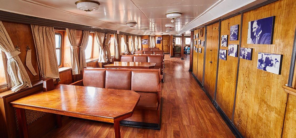 M/V Fenerbahçe Gemisi iç oturma alanı